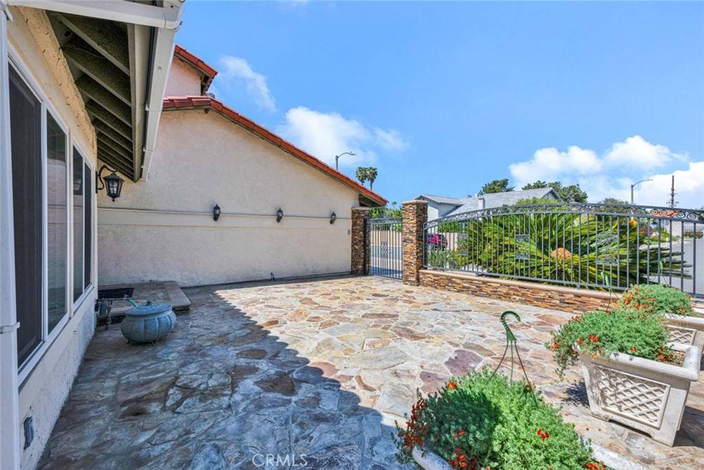 Costa Mesa, CA 92626,1033 Damascus CIR