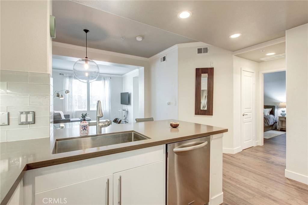 Irvine, CA 92612,2154 Watermarke PL