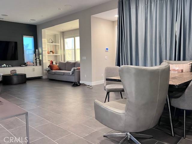 Irvine, CA 92618,261 Sawbuck