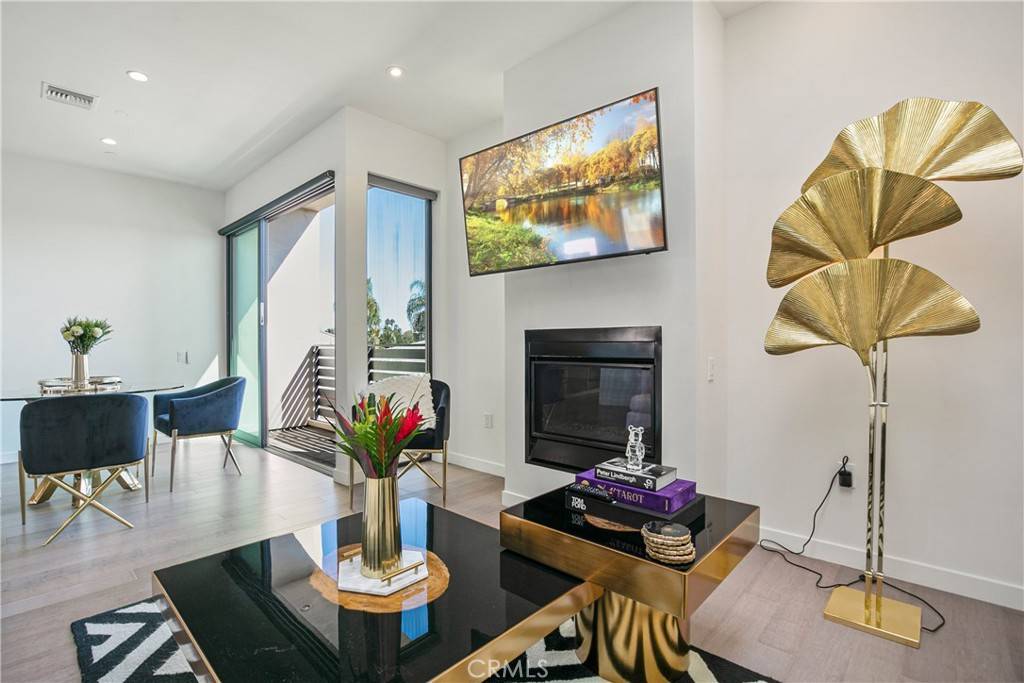 West Hollywood, CA 90046,823 N Fuller #C