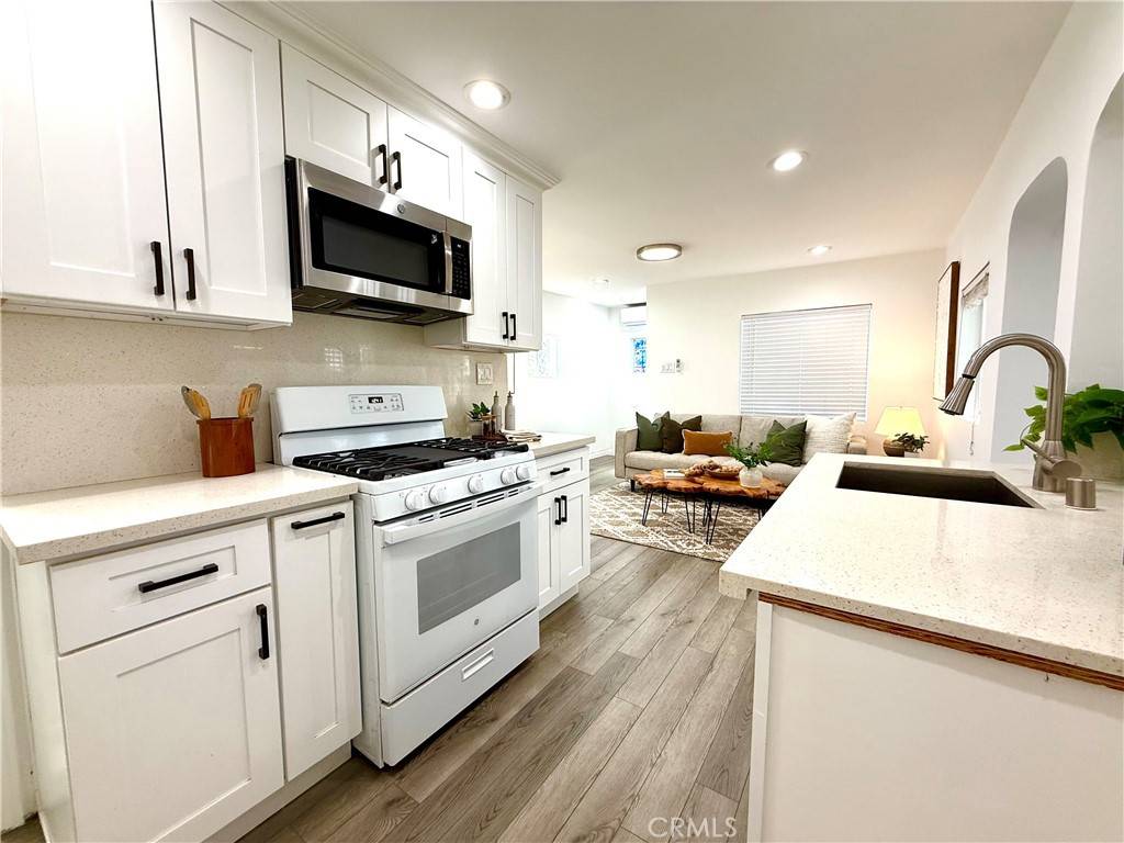 Long Beach, CA 90804,2322 E 14th ST