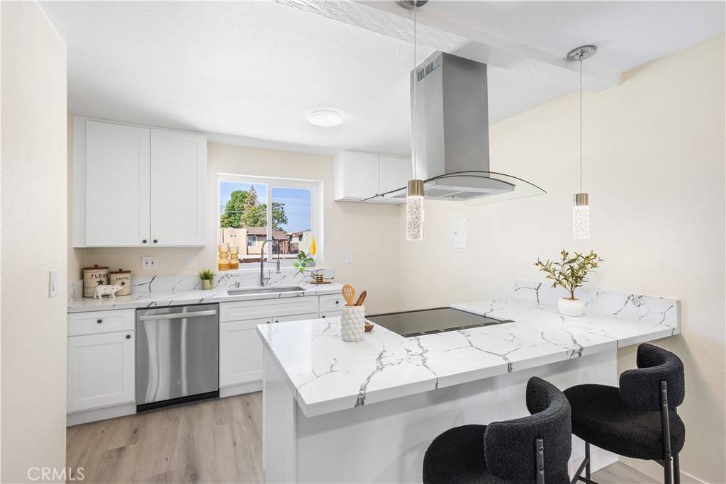 Santa Ana, CA 92707,1000 W Macarthur BLVD #106