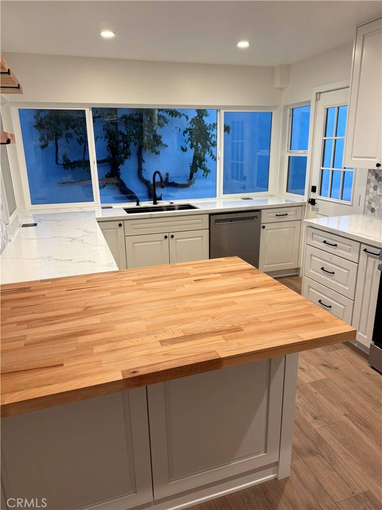 Huntington Beach, CA 92646,20272 Deervale LN