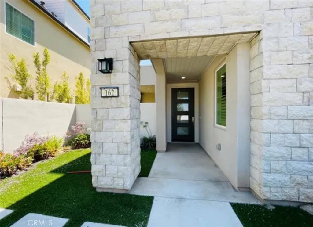 Irvine, CA 92618,162 Perpective