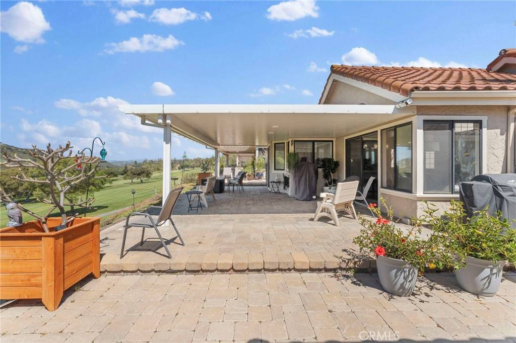 Vista, CA 92084,29016 Laurel Valley DR