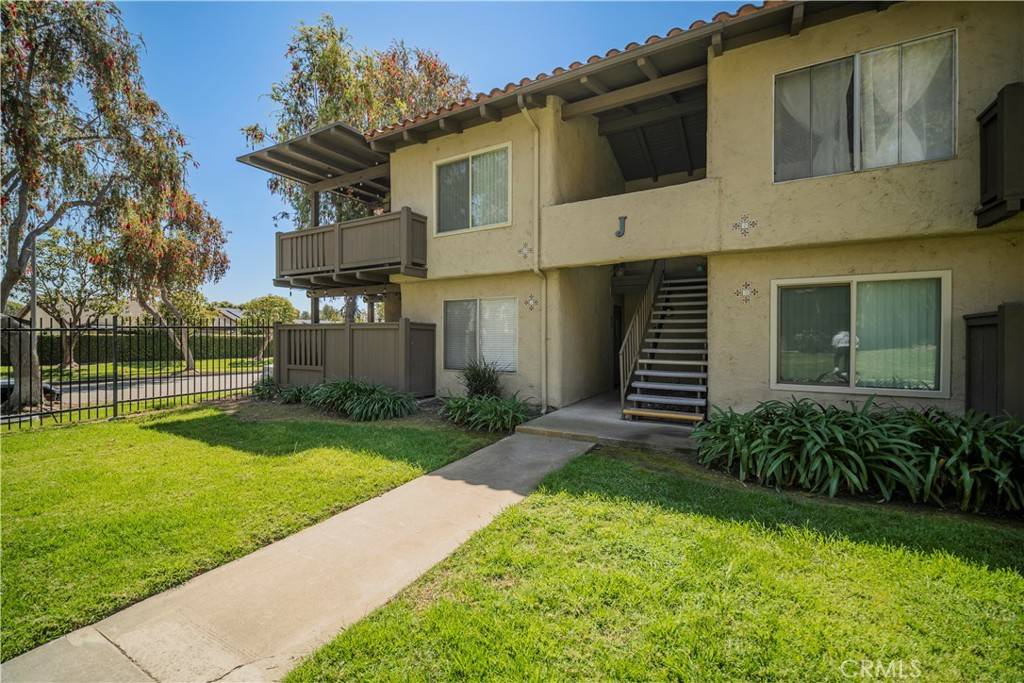 Santa Ana, CA 92701,1345 Cabrillo Park DR #J02