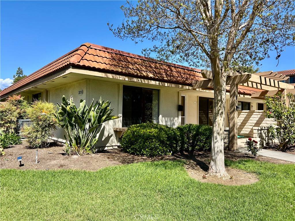 Laguna Woods, CA 92637,3018 Via Buena Vista #B