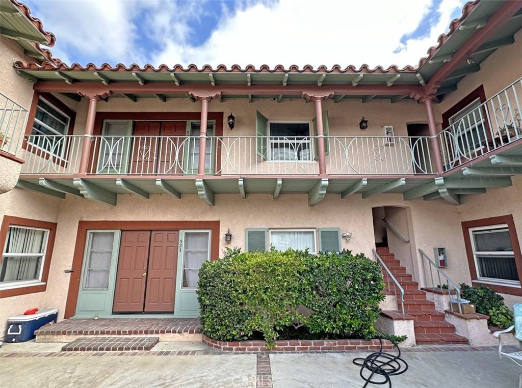 2200 Chestnut Long Beach, CA 90806