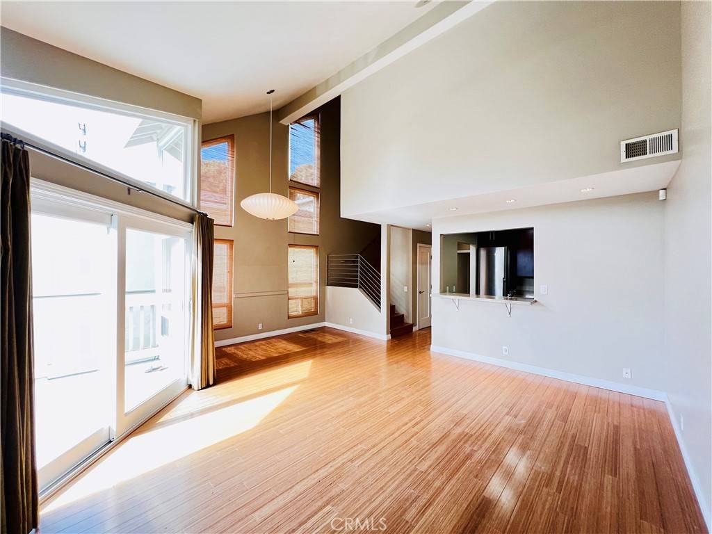 Laguna Beach, CA 92651,105 High DR
