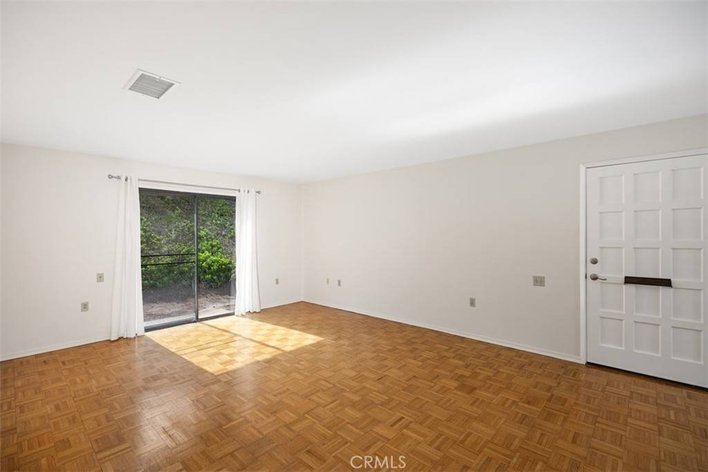 Laguna Woods, CA 92637,3196 Via Buena Vista