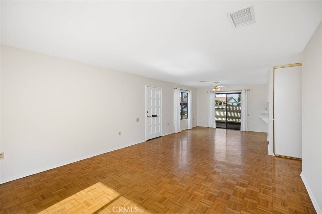Laguna Woods, CA 92637,3196 Via Buena Vista