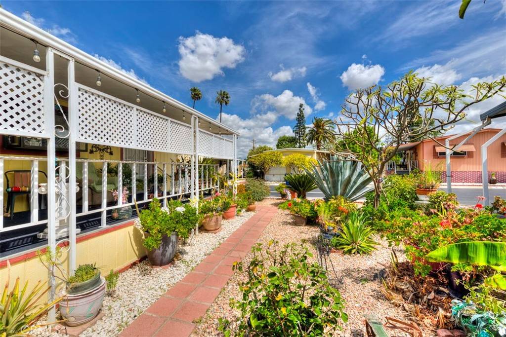 Riverside, CA 92503,3700 Buchanan st #142