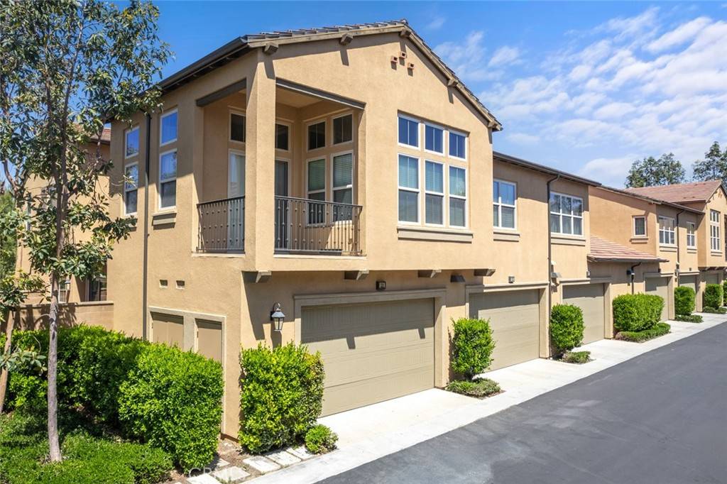 Irvine, CA 92620,111 Thornhurst