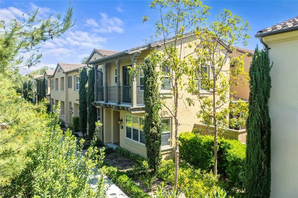 Irvine, CA 92620,111 Thornhurst