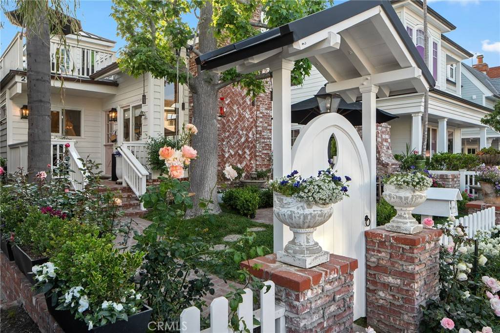 Newport Beach, CA 92662,209 Diamond AVE
