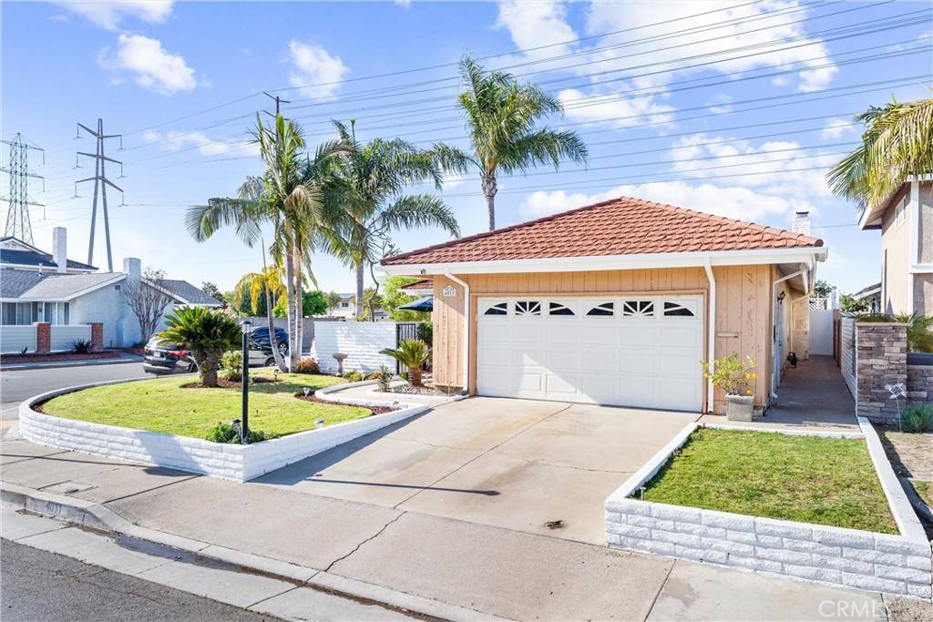 La Palma, CA 90623,4811 Sharon DR