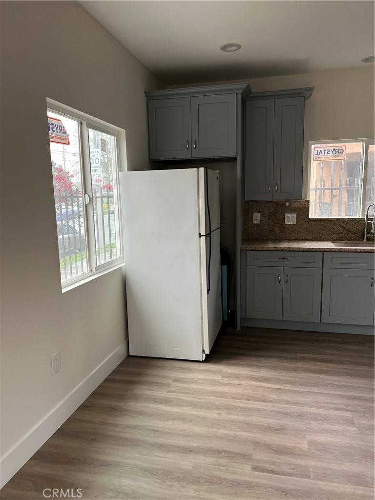 Los Angeles, CA 90044,8805 Hoover