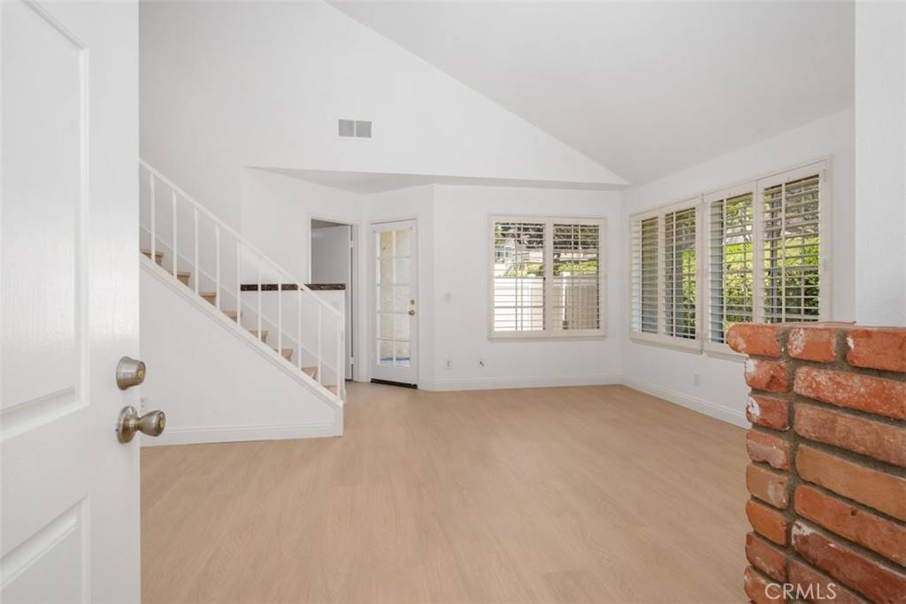 Lake Forest, CA 92630,20042 Shamrock #23