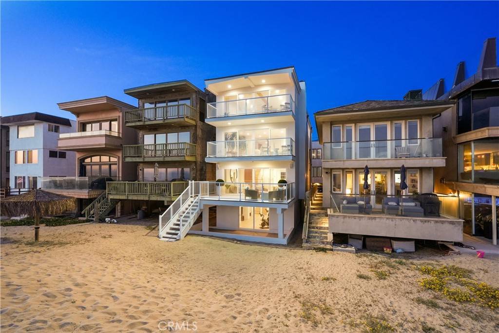 Surfside, CA 90743,105 A Surfside Avenue