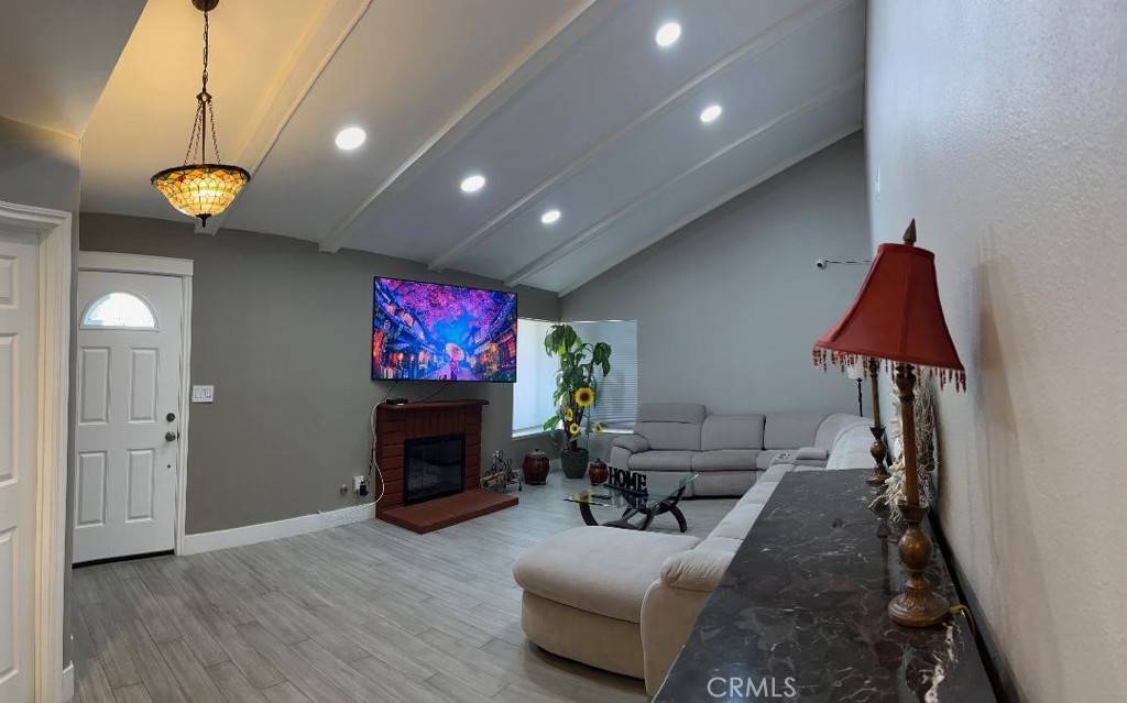 Corona, CA 92882,1387 Dyer WAY
