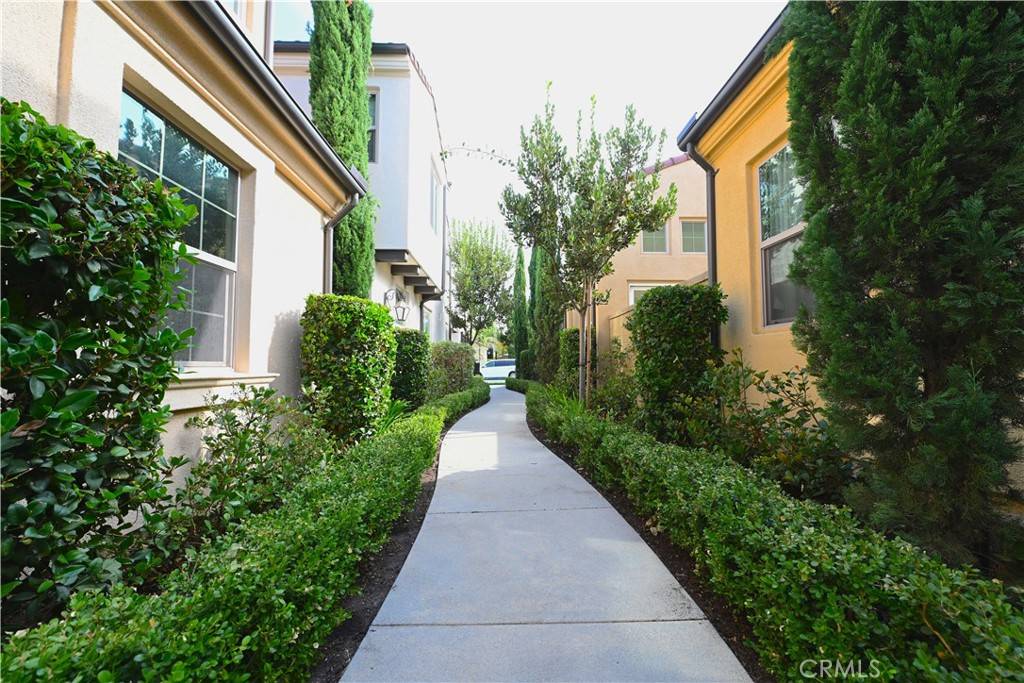 Irvine, CA 92618,105 Holly Spgs