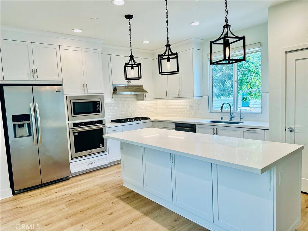 Irvine, CA 92618,148 Tenor