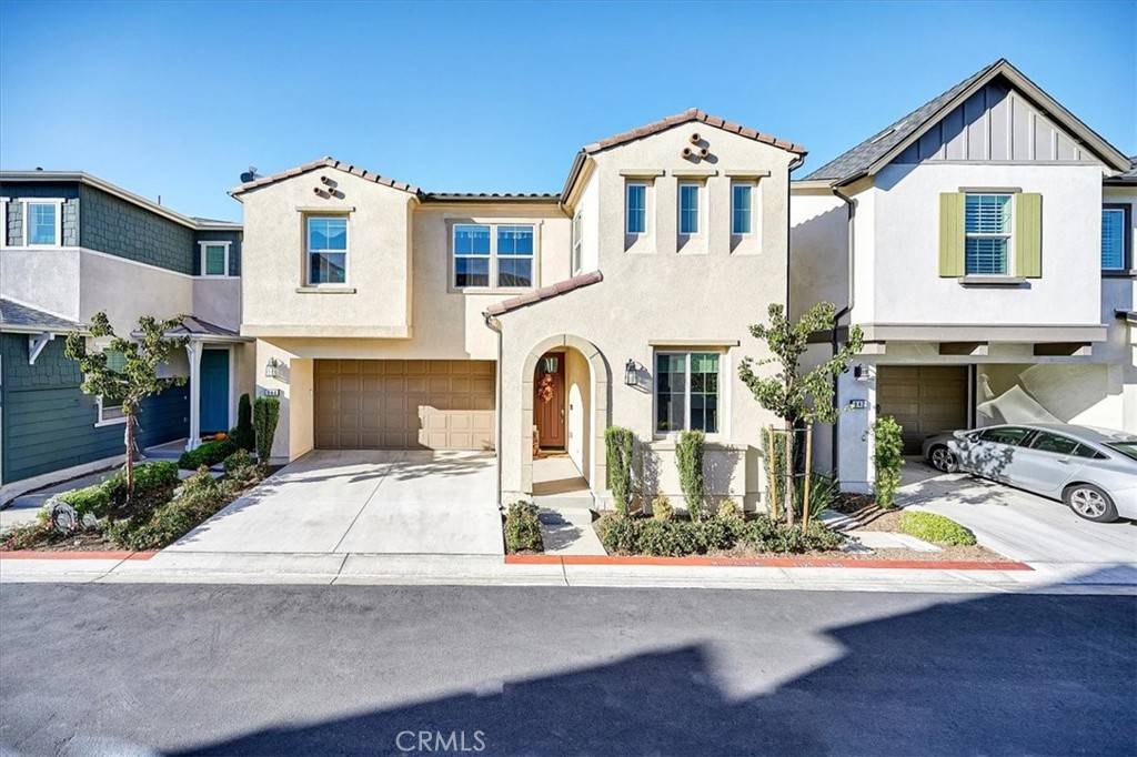 Costa Mesa, CA 92626,944 Sunlit LN