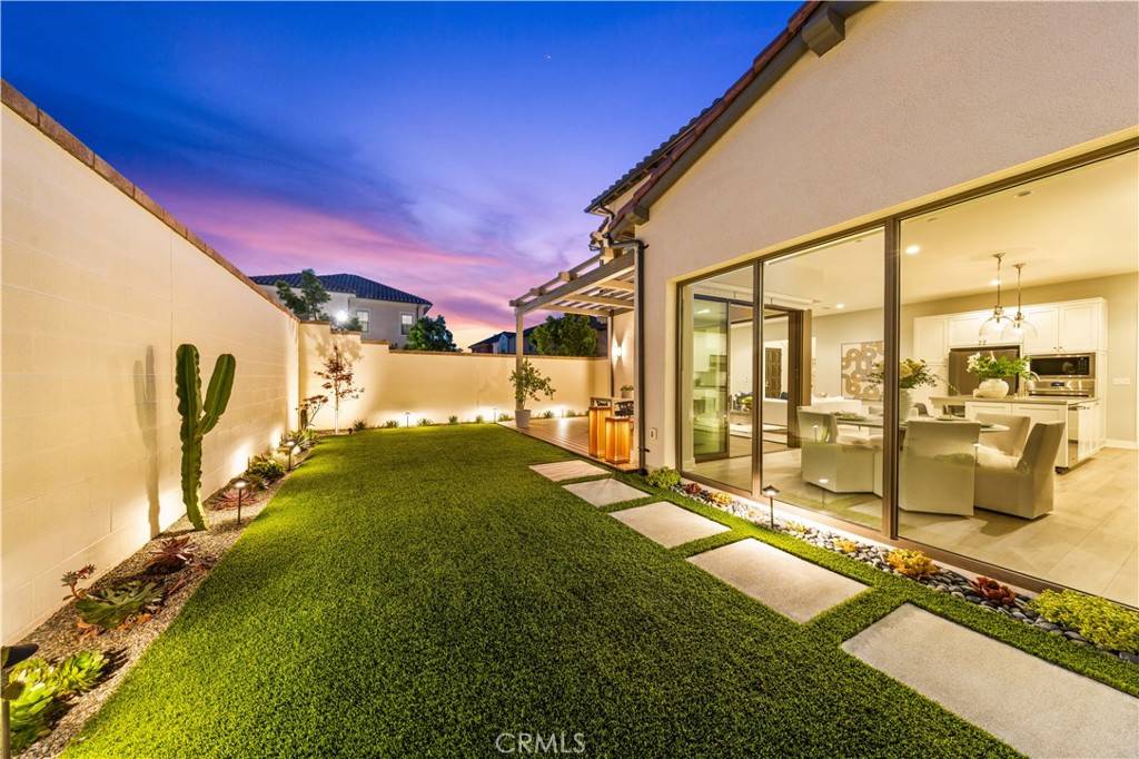 Irvine, CA 92618,181 Plum Lily