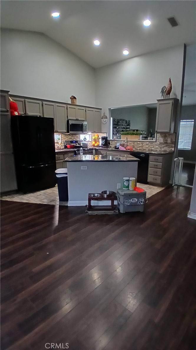Fillmore, CA 93015,937 5th ST