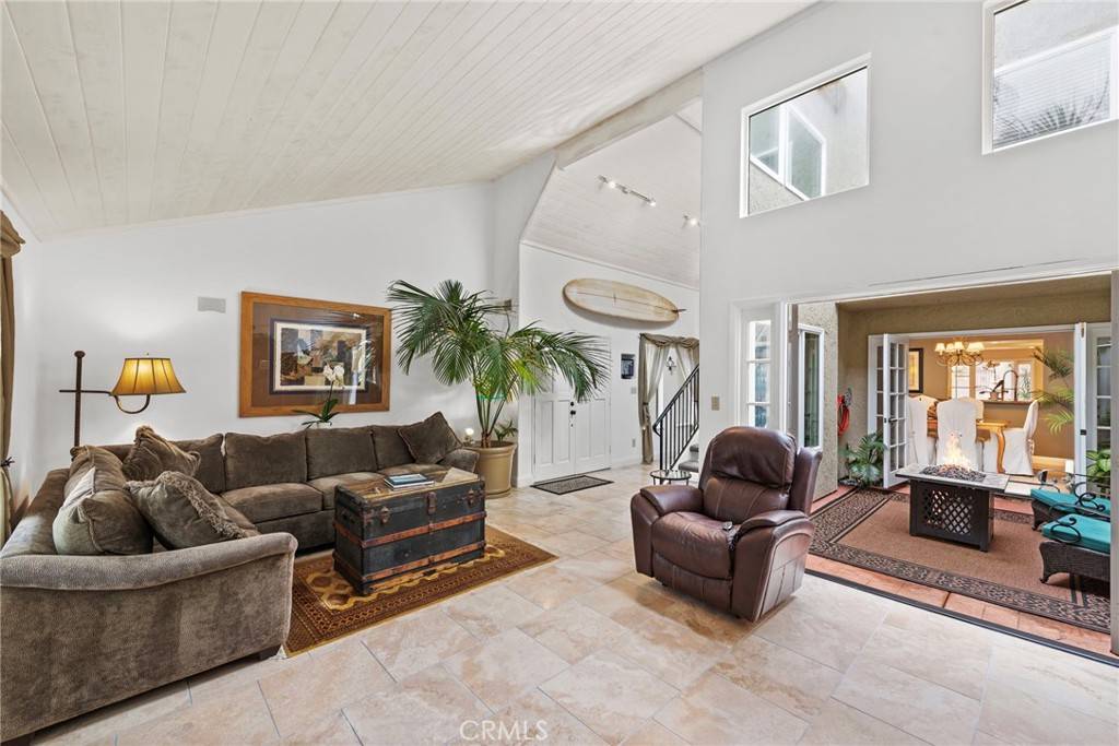 283 Knox ST #1 Costa Mesa, CA 92627