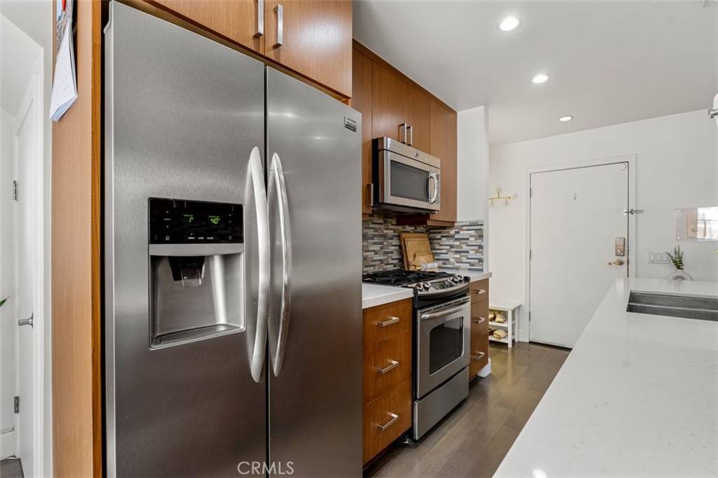 Valley Village, CA 91607,5545 Whitsett AVE #1