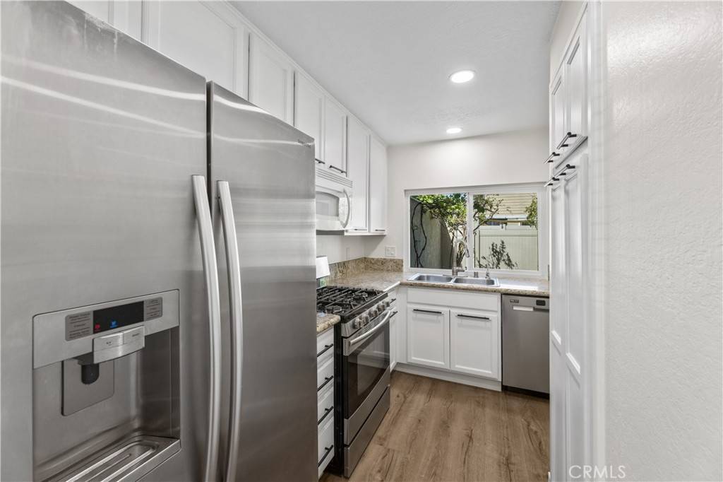 Irvine, CA 92604,51 Golden Glen ST #1