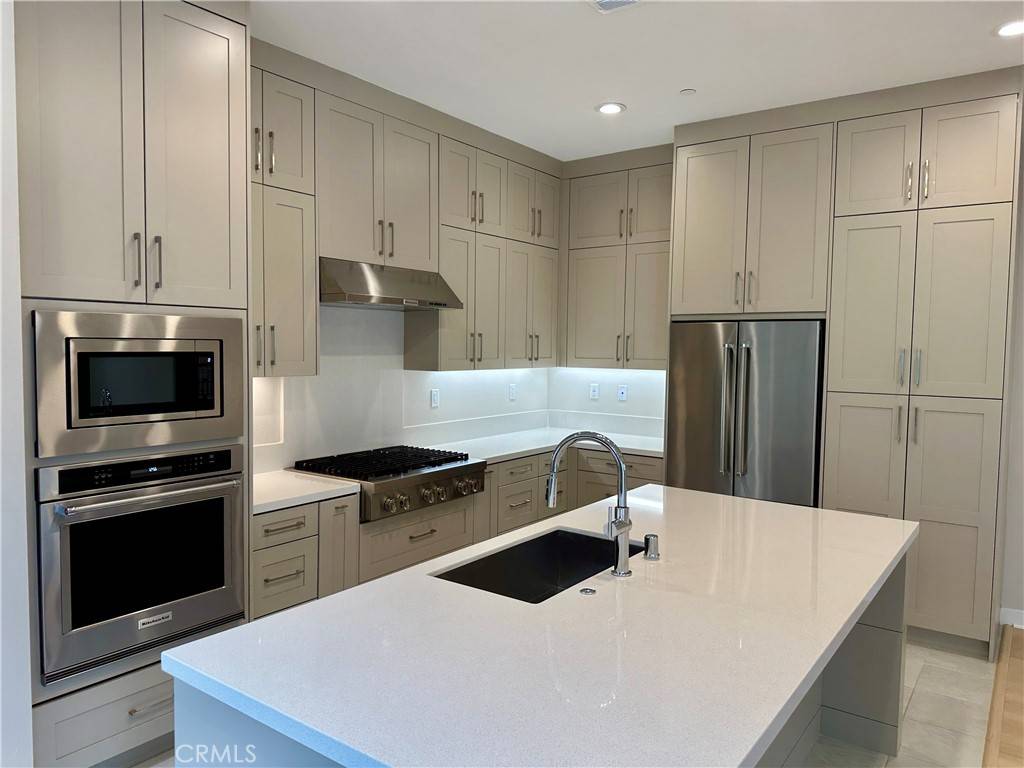 130 Parkland ALY Lake Forest, CA 92630