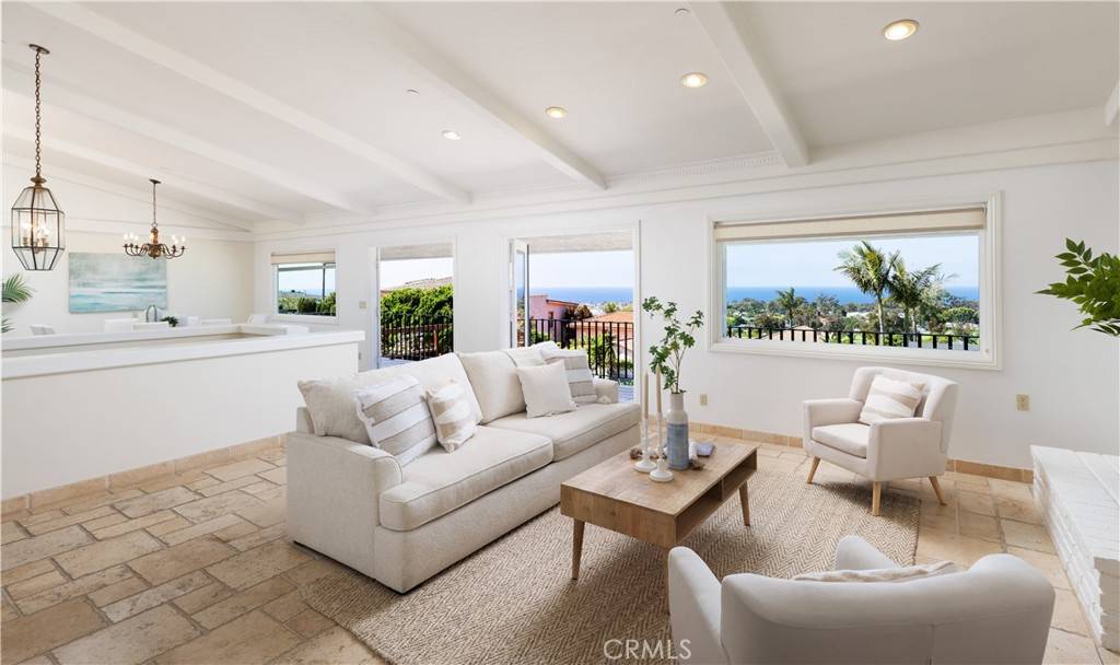San Clemente, CA 92672,318 Avenida Costanso