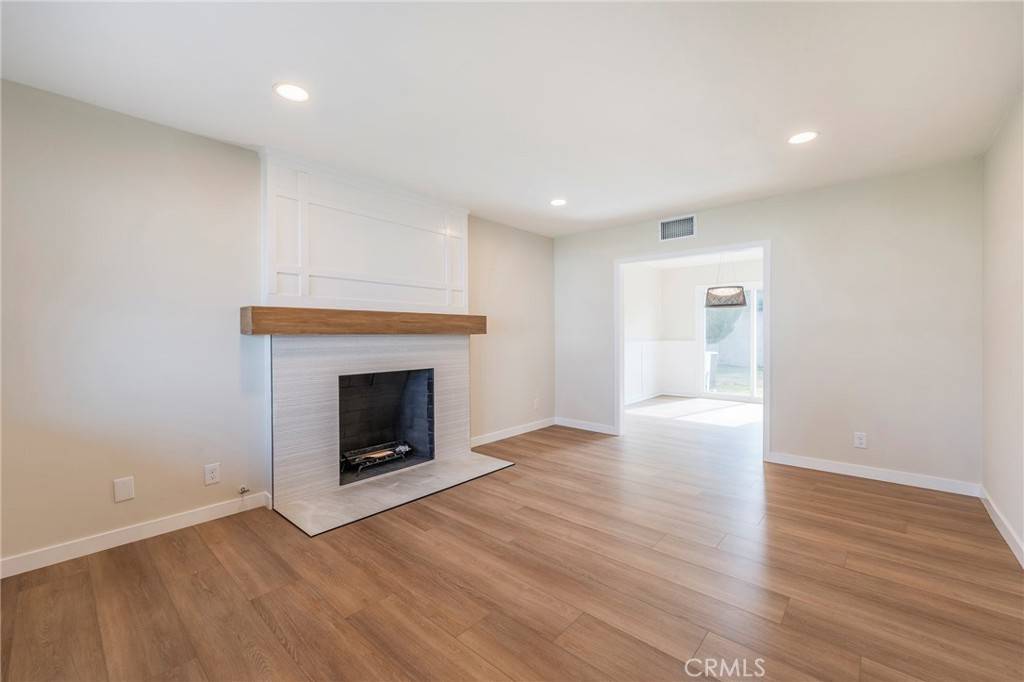 Carson, CA 90746,19408 Tajauta AVE