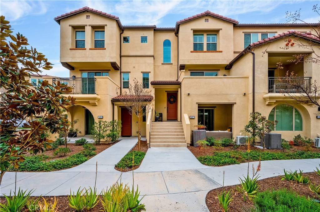 Lake Forest, CA 92610,407 Coyote Pass