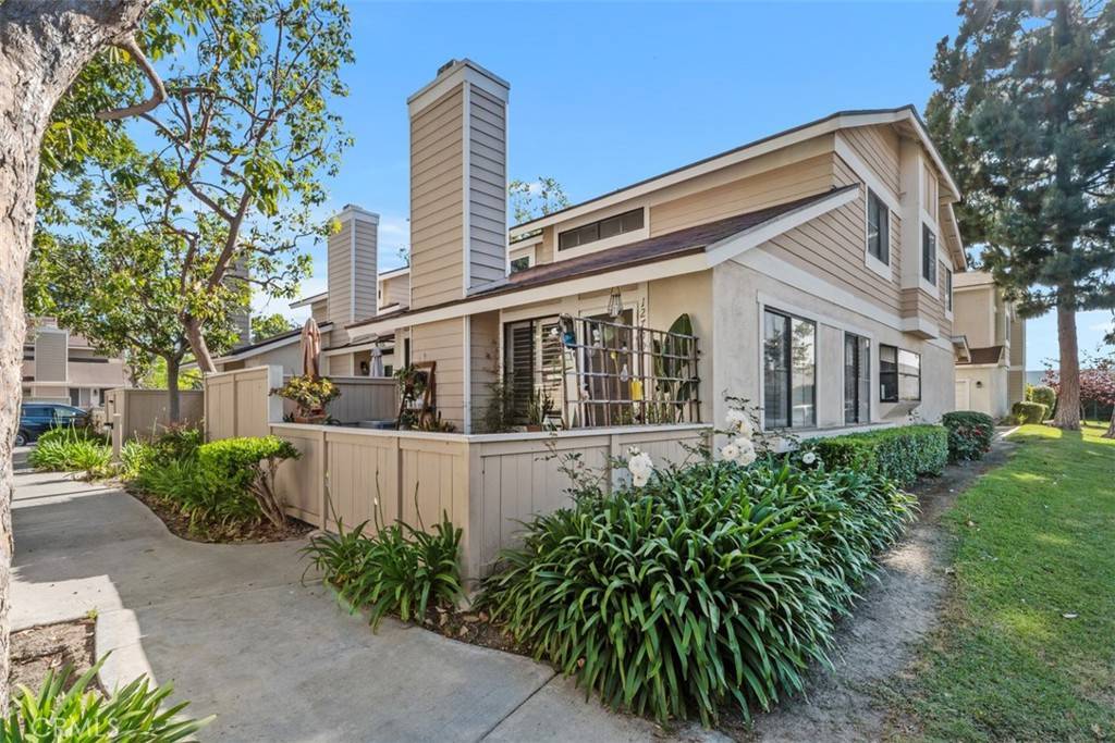 Stanton, CA 90680,12700 Fallbrook WAY
