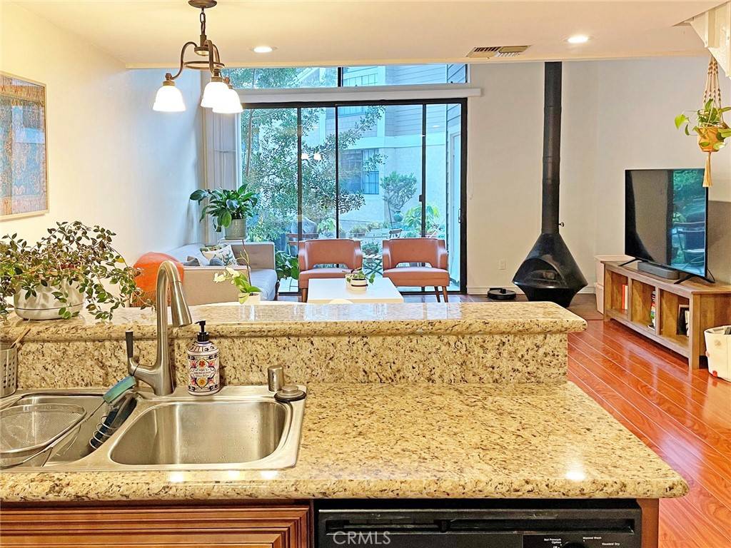 Irvine, CA 92620,209 Pineview