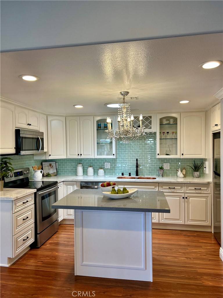 Seal Beach, CA 90740,13561 Medinac Lane  M5  70L