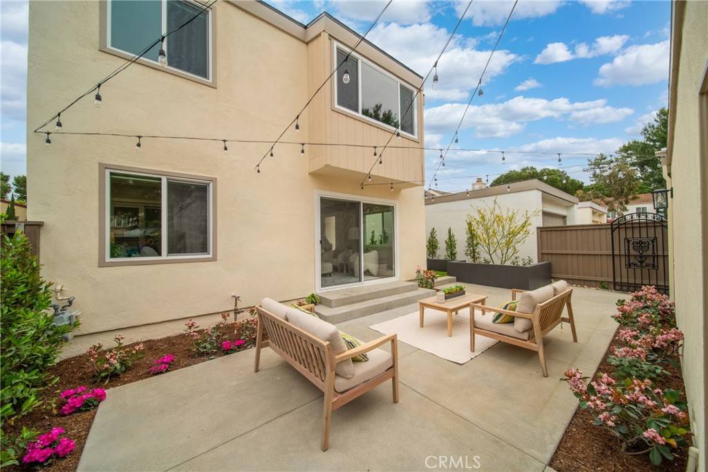 Irvine, CA 92612,15 Willow Tree Ln
