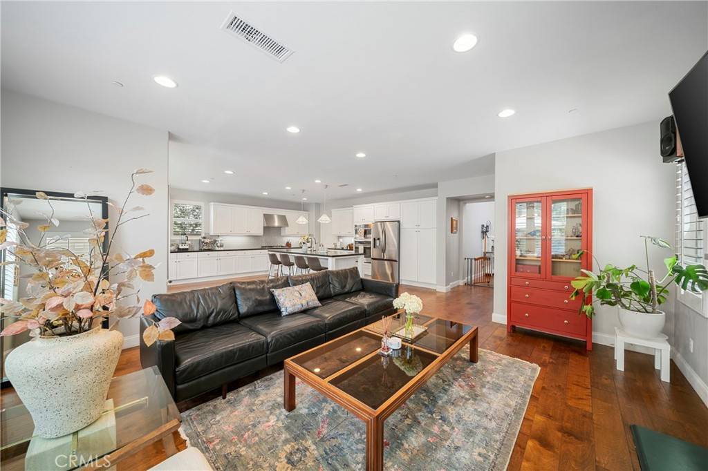 Irvine, CA 92618,132 Carrotwood