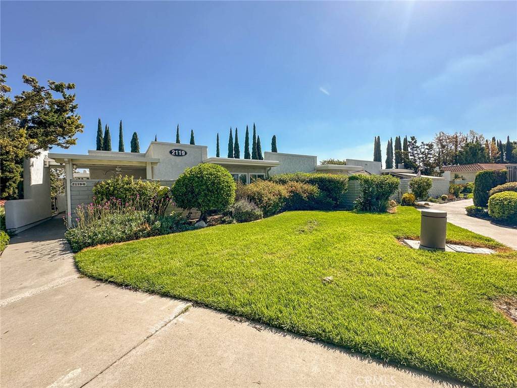 Laguna Woods, CA 92637,2119 Via Puerta #U