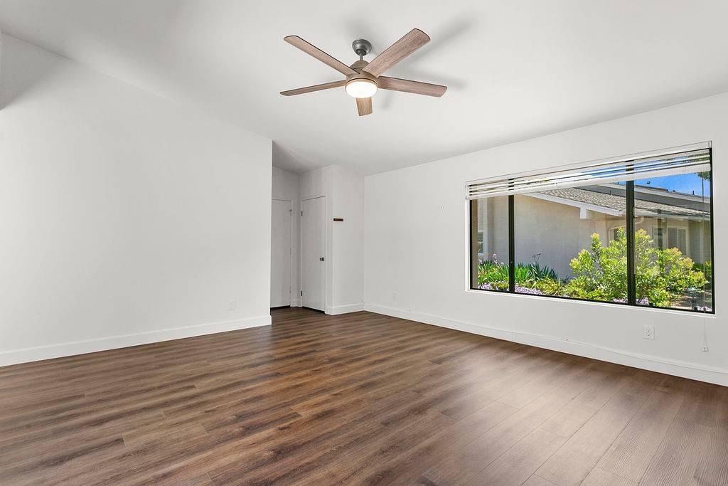 Huntington Beach, CA 92646,8566 Larkhall Cir CIR #805C
