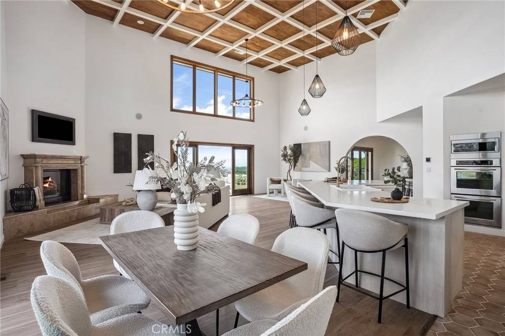 Fallbrook, CA 92028,4385 Rainbow Vista DR