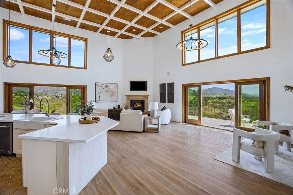 Fallbrook, CA 92028,4385 Rainbow Vista DR