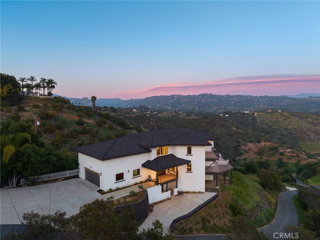 Fallbrook, CA 92028,4385 Rainbow Vista DR
