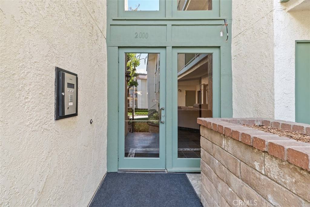 Irvine, CA 92618,2105 Apricot DR #2105