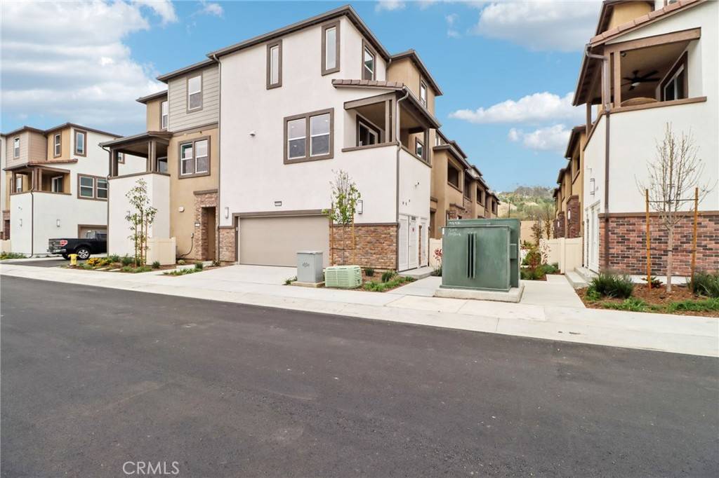 Pomona, CA 91768,1541 Stratus DR