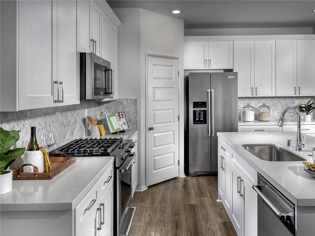 Redlands, CA 92374,2131 Bergamot ST