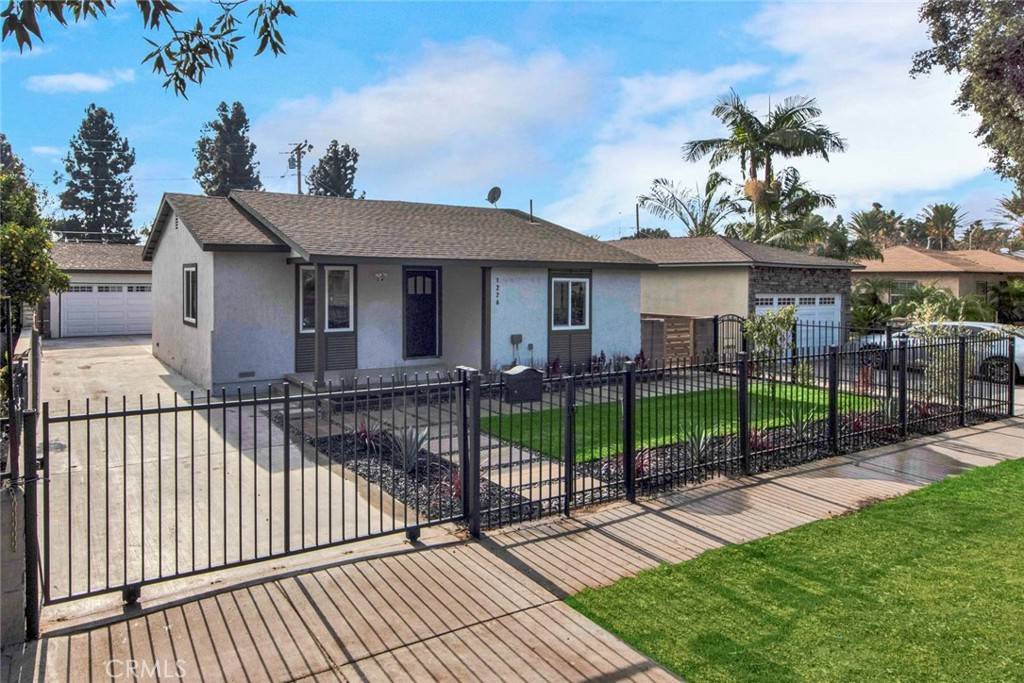 Santa Ana, CA 92703,1226 W Walnut ST